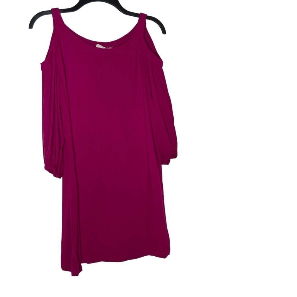 BURGUNDY cold shoulder top with 3/4 sleeves> Size S